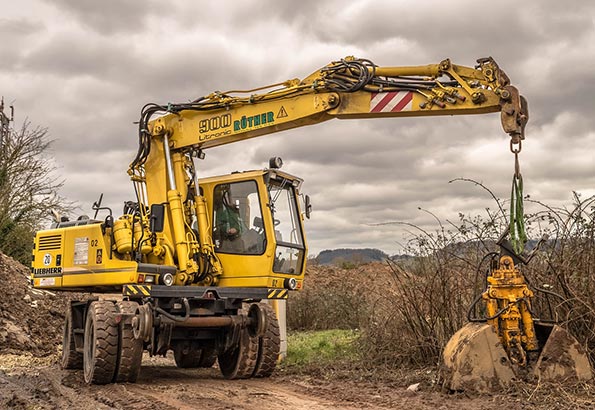 推土机操作技巧培训:安全高效作业的秘诀